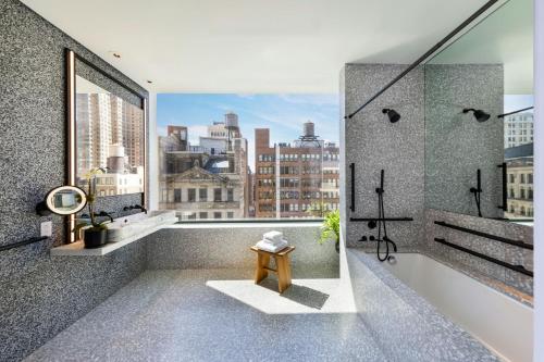 NoMad One-Bedroom King Suite - Low Floor
