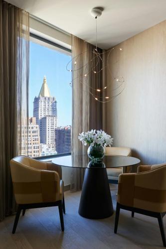 Madison One Bedroom King Suite - High Floor
