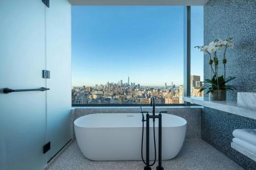 Madison One Bedroom King Suite - High Floor