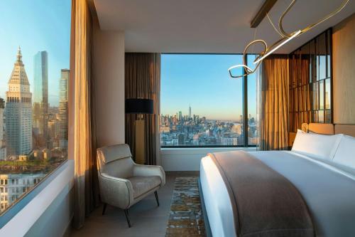 Madison One Bedroom King Suite - Club Level
