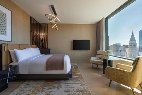 Liberty One Bedroom King Suite - Club Level