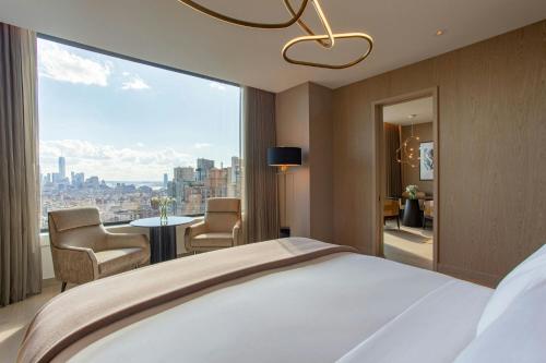 Liberty One Bedroom King Suite - Club Level