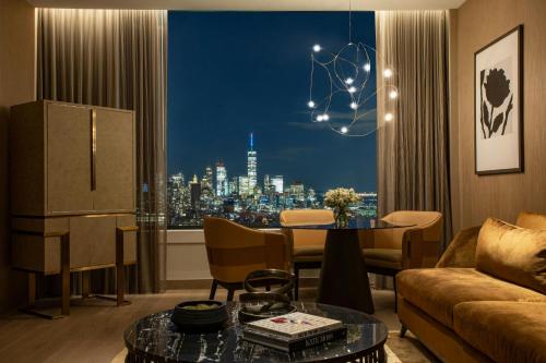 Liberty One Bedroom King Suite - Club Level