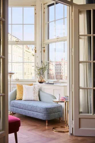 Wintergarden Adina Suite