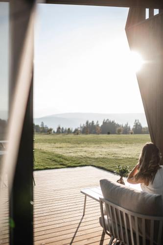 Garden Retreat with Jacuzzi