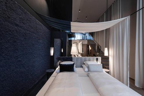 La Galleria Suite 