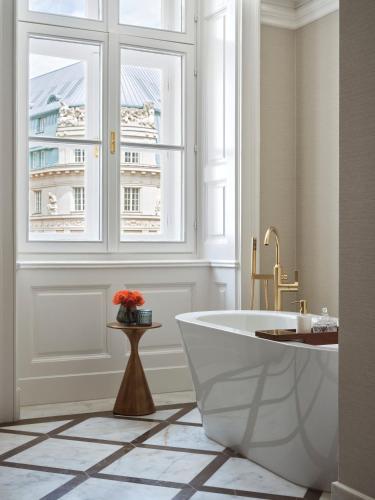 Hofburg Suite