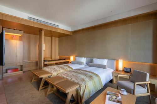 [Heritage] Twin Junior Suite with View Bath- No Club Lounge Access, No Heritage Benefit