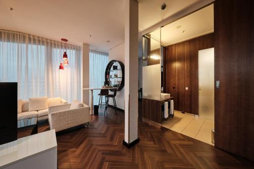 Hero Suite with access to the Rooftop Terrace