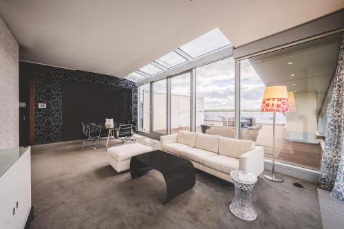 Hero Suite with access to the Rooftop Terrace