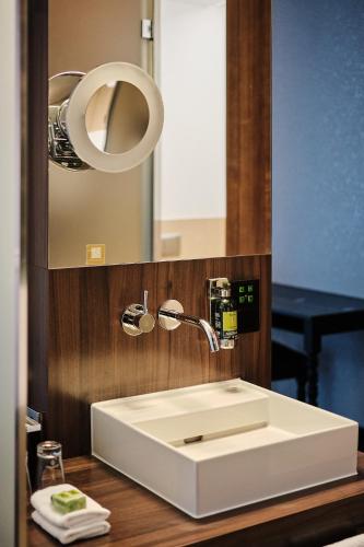 Hero Suite with access to the Rooftop Terrace