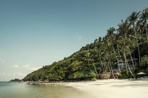 Beach Villa with Pool and King Bed