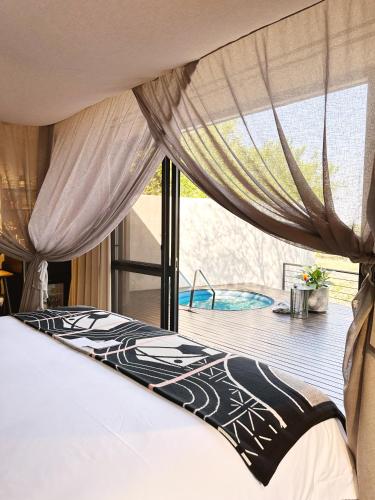 Sunset Suite with plunge pool (land based)