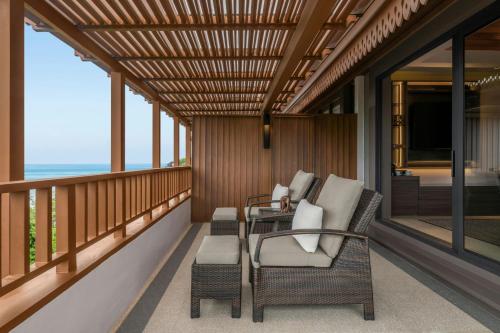 Select Terrace Suite Twin