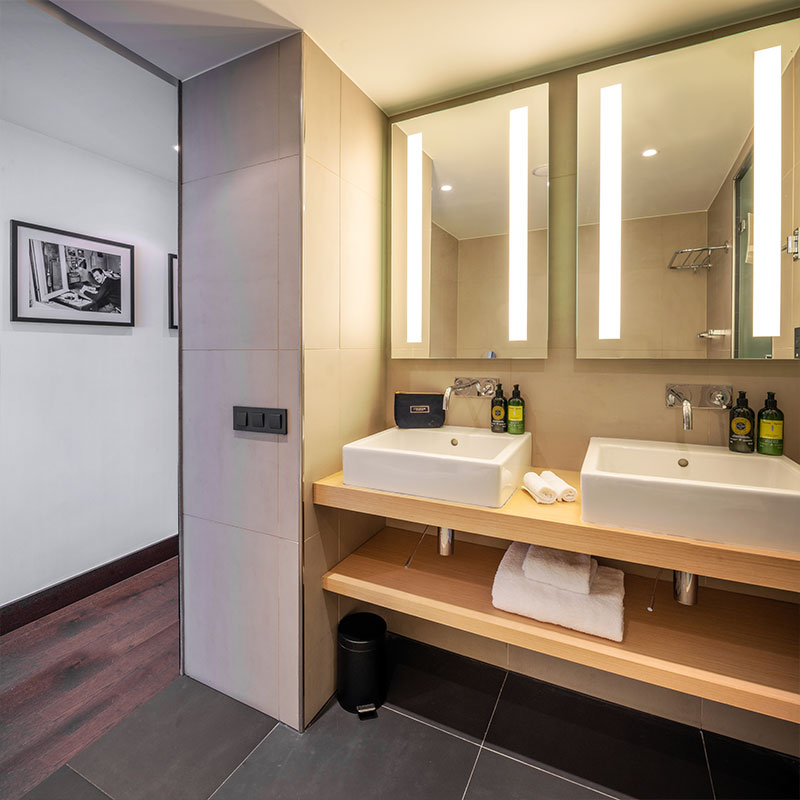 Homage Suite Peyo