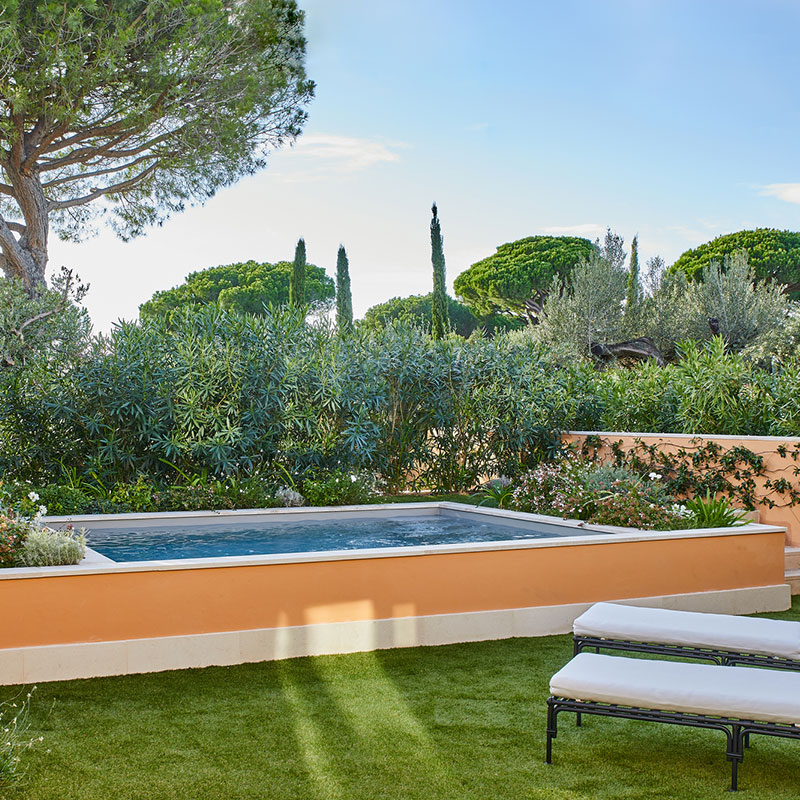 Three Bedroom Apartment with Pool