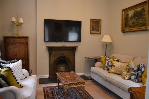 One-Bedroom Manor Cottage
