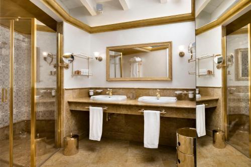 Signature Suite