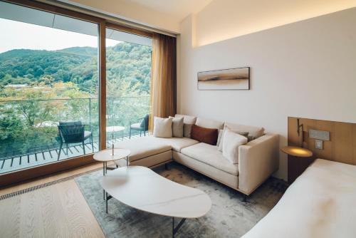 King Room with Mountain View