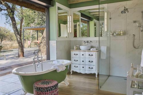 Waterside Lodge  Deluxe Suite