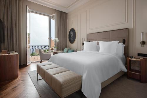 Sea View and Terrace  Premium King Room