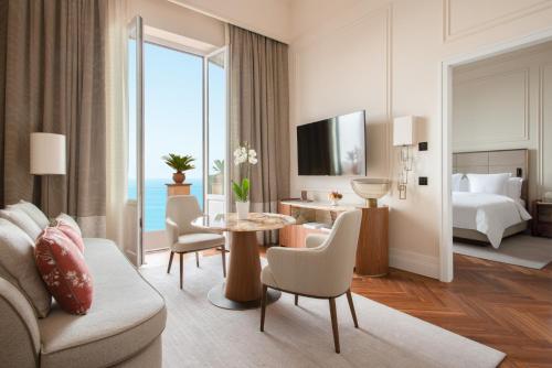 Sea View Executive Suite Two Twin Bed