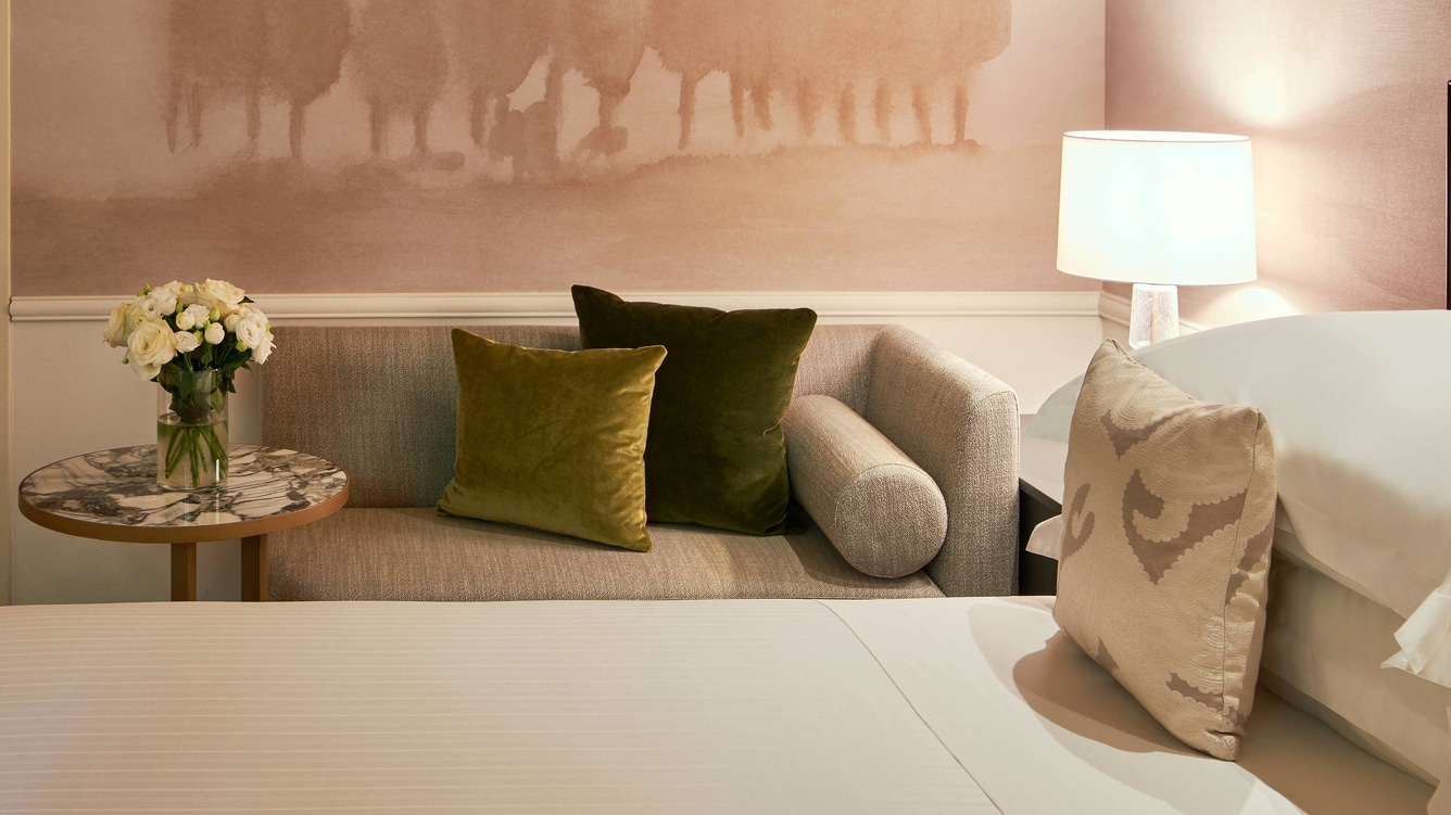 Classic Room - 1 Queen Bed 