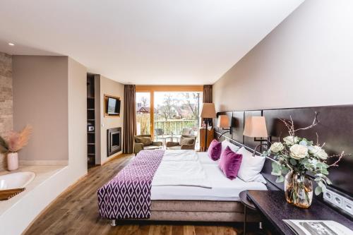 Junior Suite Chalet Garden with Whirlpool