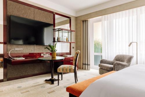 Deluxe City View Room 2 Twin