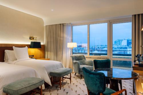 Premier City View Room 2 twin