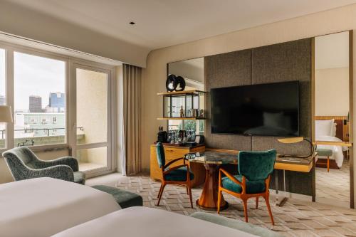 Premier City View Room 2 twin