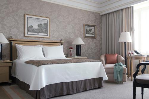 Superior Queen Room with City View