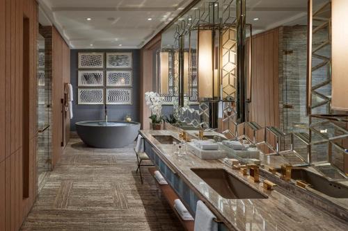 Junior Sea View Suite with Club Lounge Access -  including Daily Breakfast & Afternoon Tea, Evening Drinks & Canapes