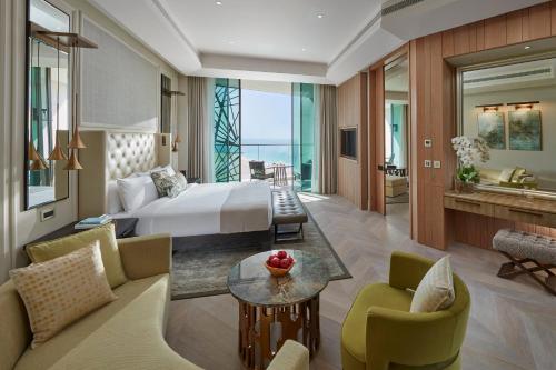 Sea View Suite with Club Lounge Access - including Daily Breakfast & Afternoon Tea, Evening Drinks & Canapes