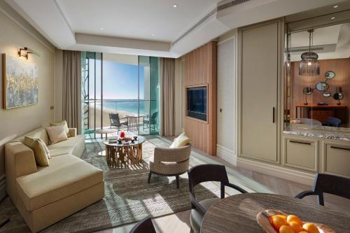 Sea View Suite with Club Lounge Access - including Daily Breakfast & Afternoon Tea, Evening Drinks & Canapes