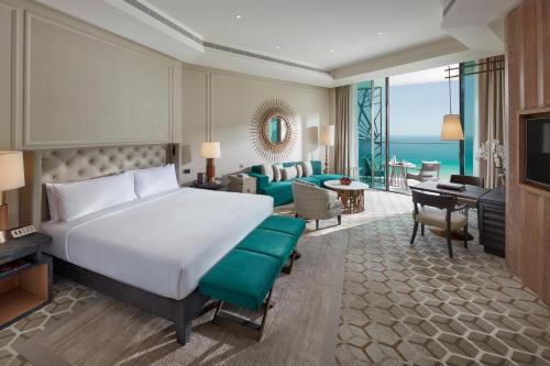 Deluxe Sea View King Room 