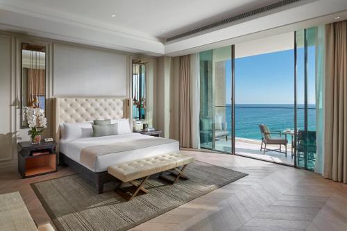 Premier Sea View Suite with Club Lounge Access -  including Daily Breakfast & Afternoon Tea, Evening Drinks & Canapes