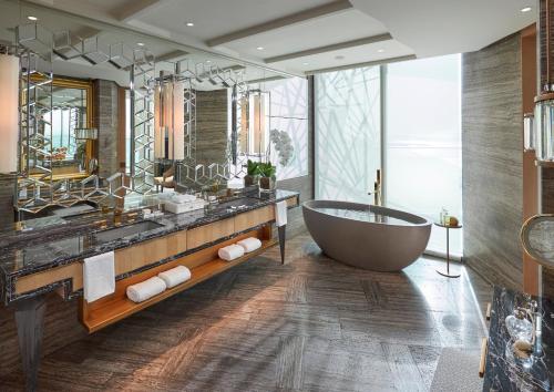 Mandarin Sea Front Suite with Club Lounge Access -  including Daily Breakfast & Afternoon Tea, Evening Drinks & Canapes