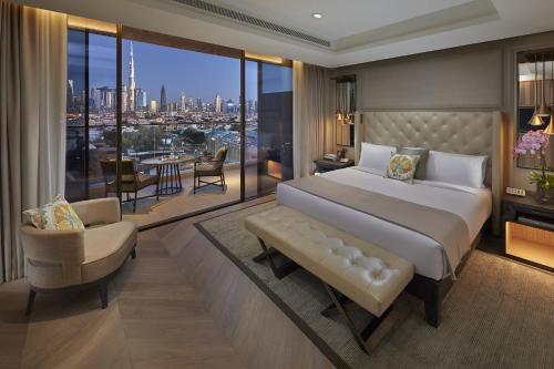 Club Deluxe Skyline View King Room with Club Lounge Access -  including Daily Breakfast & Afternoon Tea, Evening Drinks & Canapes
