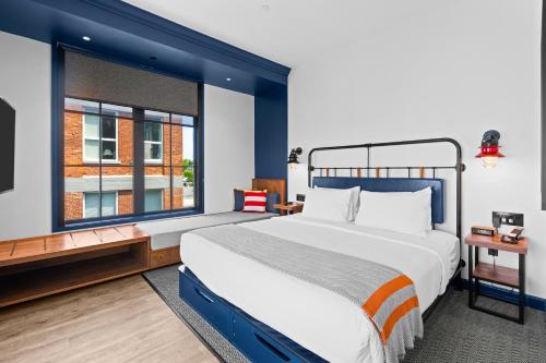 Superior King Room 