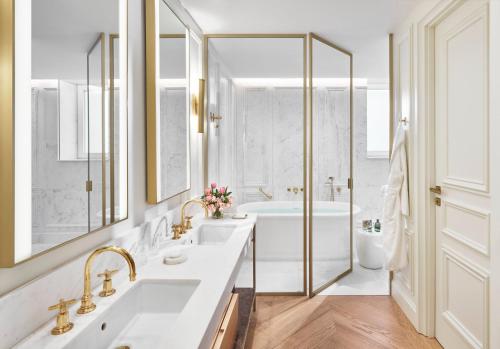 Prado Suite