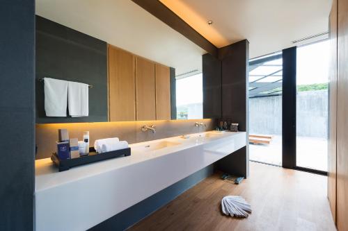 1Bedroom Pool Villa Twin Partial Seaview