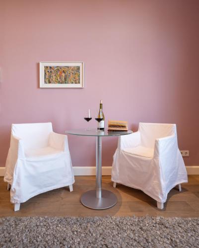 Bedroom Apartment with Sofa Bed