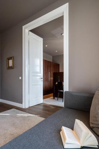 Bedroom Apartment with Sofa Bed