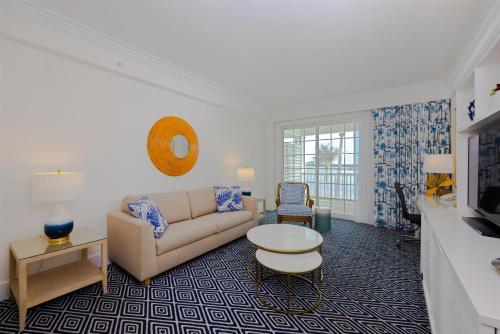 Oceanfront Veranda One Bedroom Suite, One King Primary/One Queen Pullout Sofa