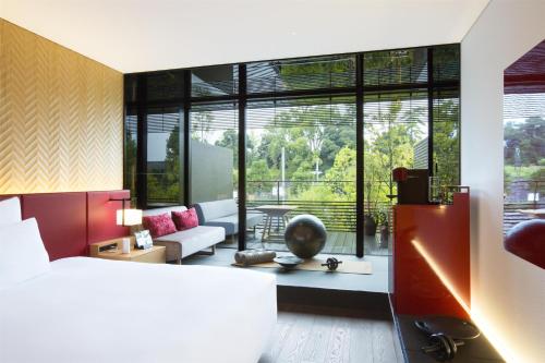 Deluxe King Room with Balcony
