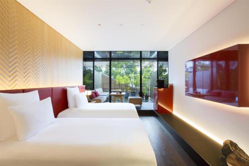 Deluxe Twin Room with Balcony