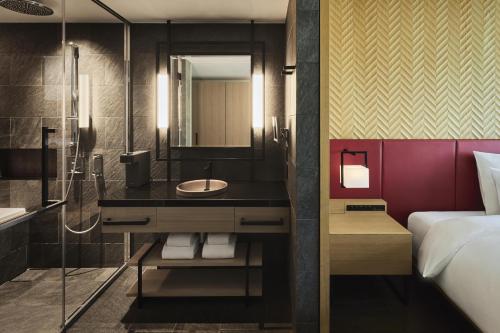 Deluxe King Room Castle View