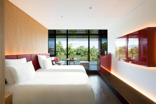 Deluxe Twin Room Castle View