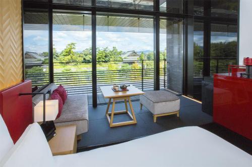 Deluxe Twin Room Castle View